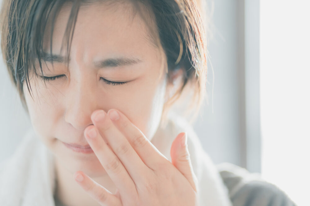 朝起きたら、目やにがべったりついていた